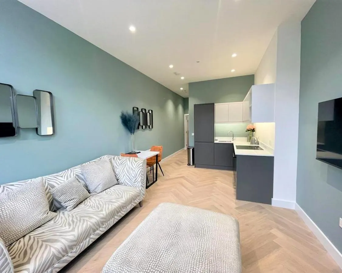 Trendy And Newly Reno'D 1 Bed Nr The Meadows Appartement EDI