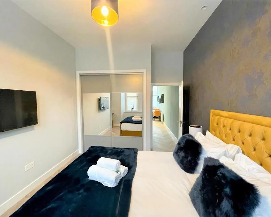 Trendy And Newly Reno'D 1 Bed Nr The Meadows Appartement EDI
